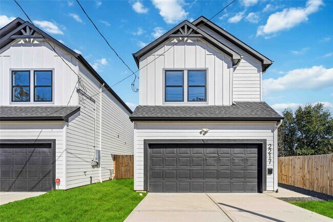 Building Photo - 2217 Lee St