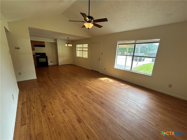 Building Photo - 1324 S Mesquite Ave
