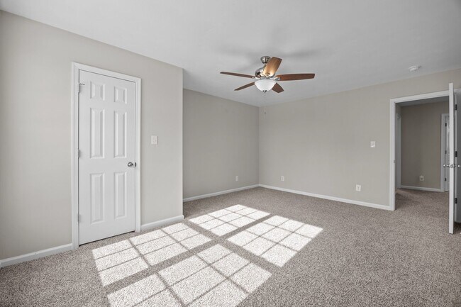 Building Photo - Portsmouth/5 bed 2 bath/Ready for quick move in!!