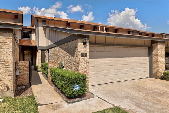 Building Photo - 1044 Verbena Dr