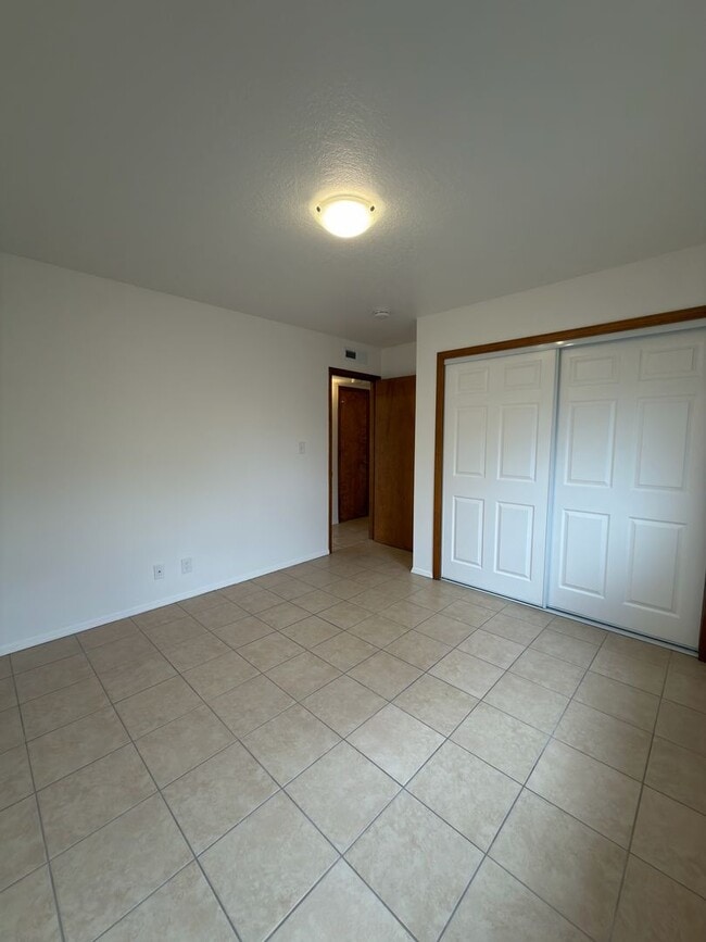 Building Photo - 1307 Rufina Ln