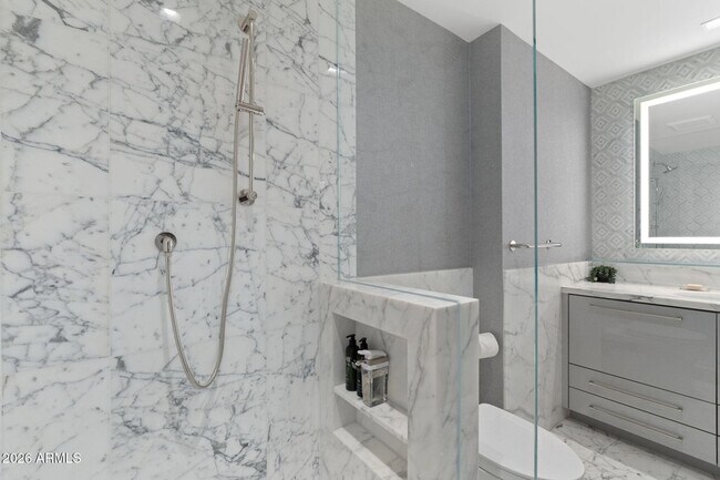 Building Photo - 6587 N Palmeraie Blvd