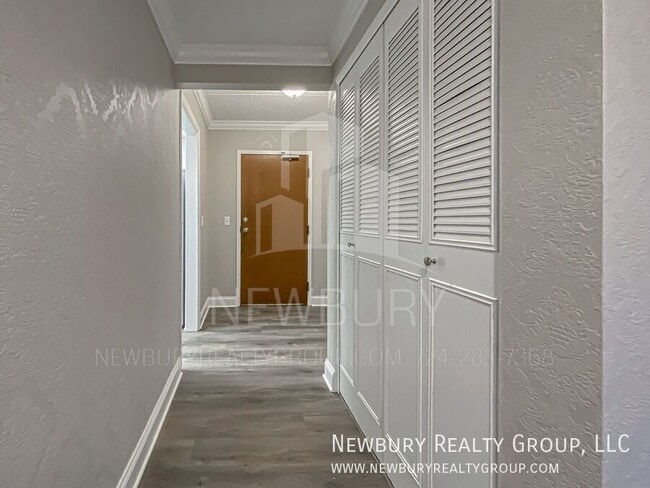 Building Photo - 530 N Main St