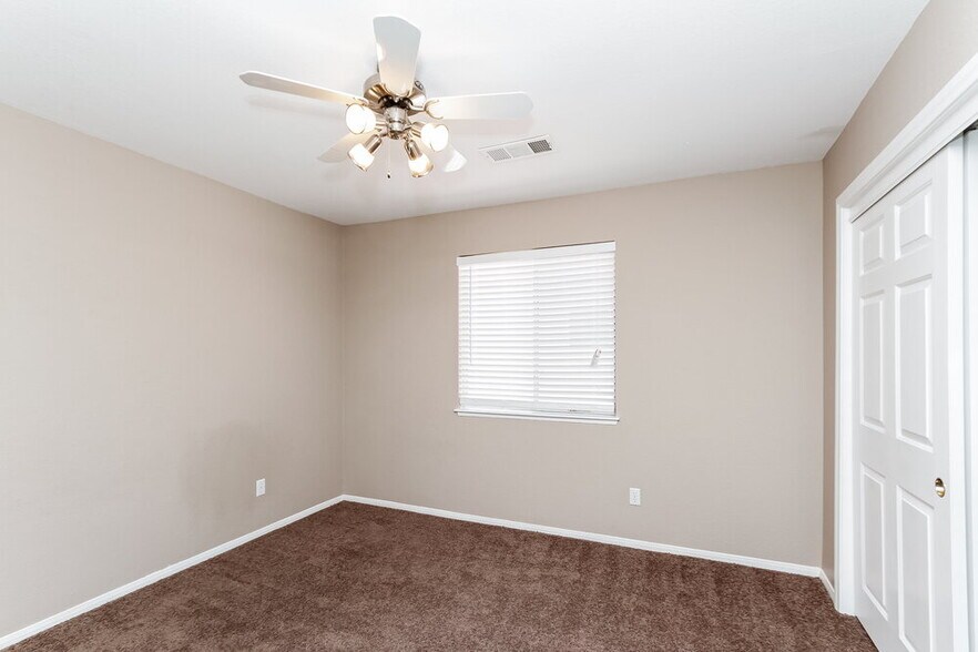 Building Photo - 334 Oak Canyon Dr