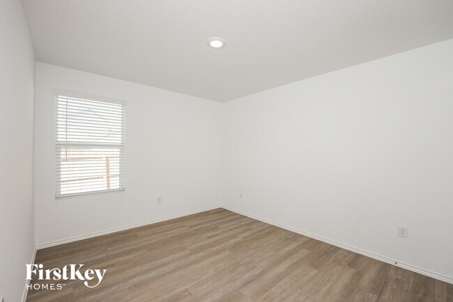 Building Photo - 6532 Scarecrow Wy