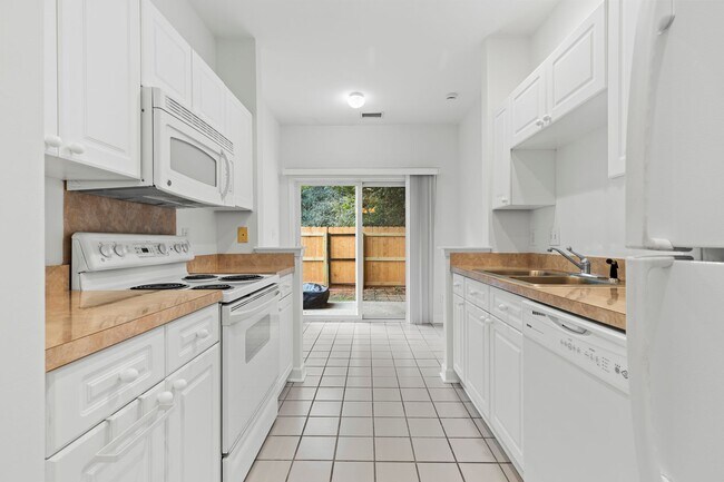 Building Photo - Move-In Ready 3-Bed Home in Villages at Ha...