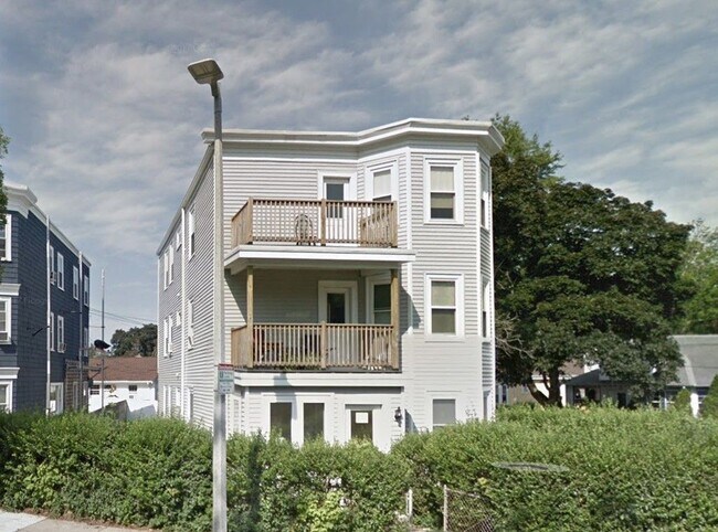 Building Photo - 2131 Dorchester Ave