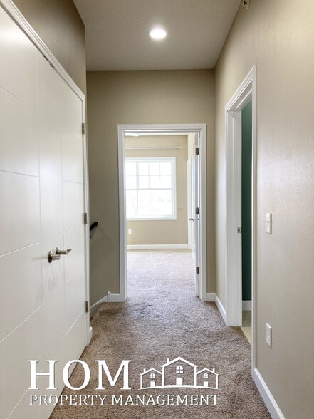Building Photo - 3021 Bluestem Trl