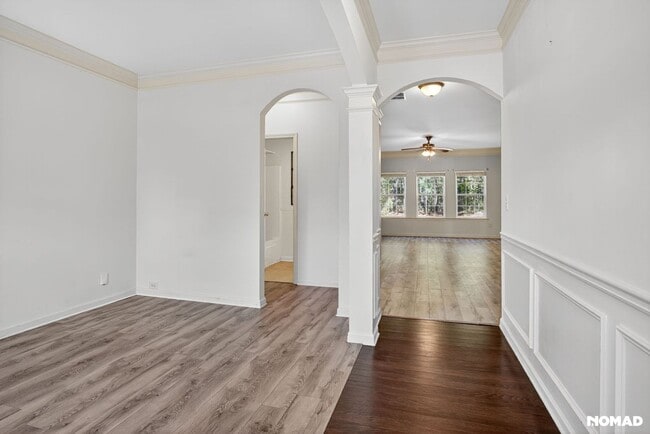 Building Photo - 1041 Sonoma Dr SW