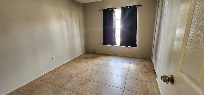 Building Photo - 1413 Laura St