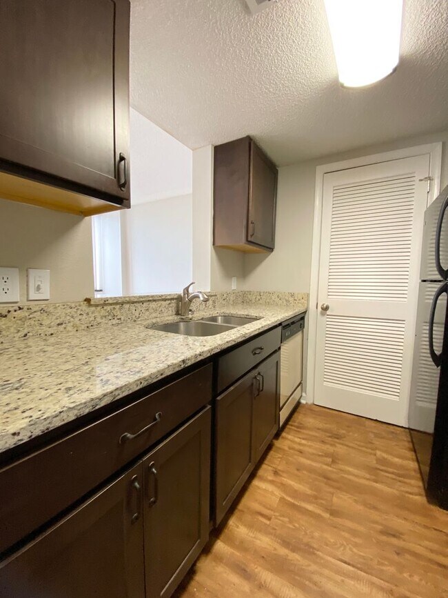 Building Photo - wh506