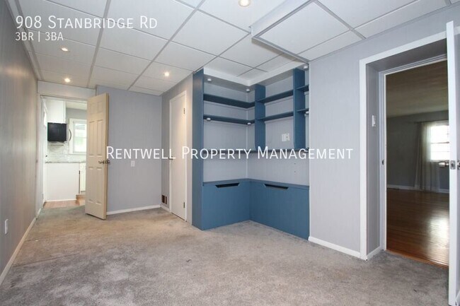 Building Photo - 908 Stanbridge Rd