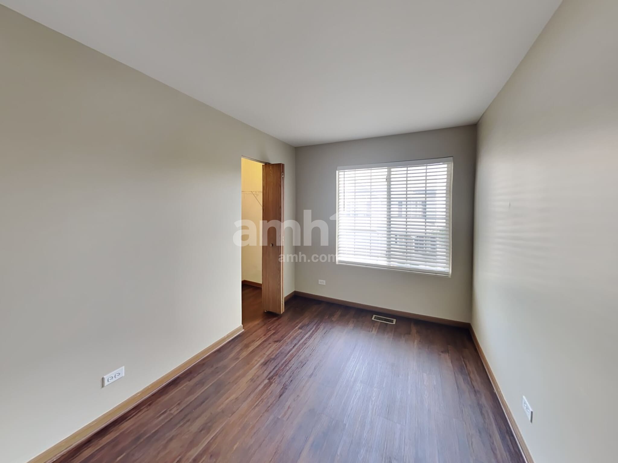 Building Photo - 440 Lowell Dr