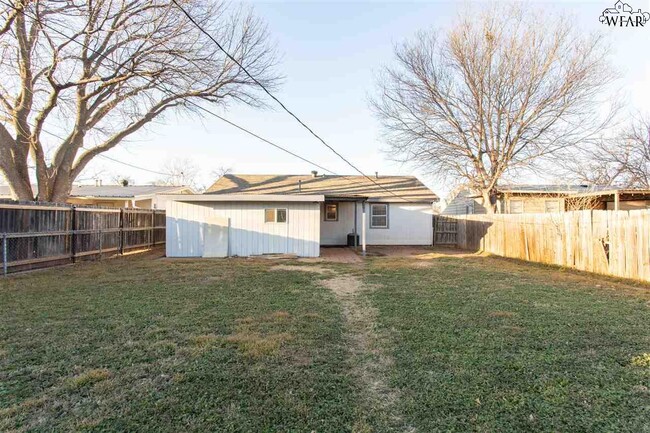 Building Photo - 2939 Moffett Ave