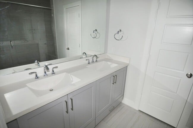Building Photo - Trinity Grove ~ Skyline Views! $2,899 for ...