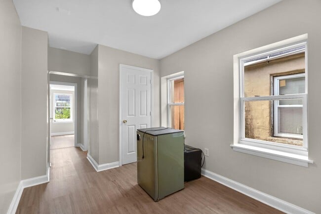 Building Photo - 434 N Patterson Park Ave