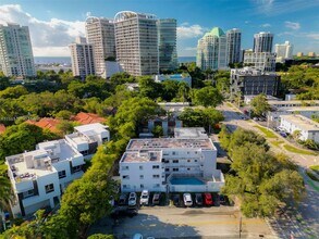 Building Photo - 3101 SW 27th Ave