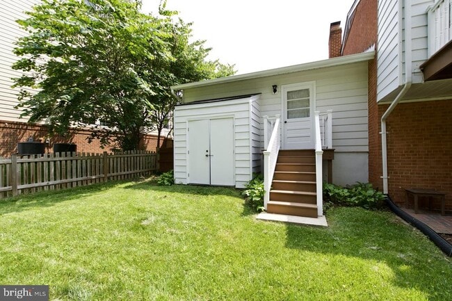 Building Photo - 1318 MacBeth St
