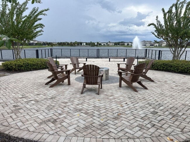 Building Photo - Beautiful 4 bed 3 bath w/loft, 2 story hom...