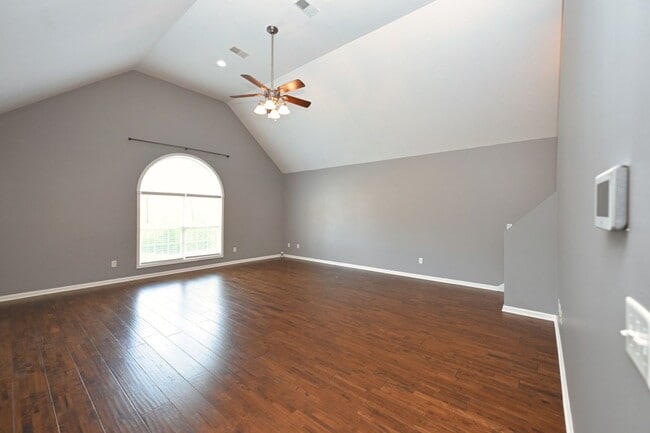 Building Photo - **BEAUTIFUL, WELL-MAINTAINED BRICK HOME ON A LOVELY 0.63-ACRE LOT IN A DESIRABLE NEIGHBORHOOD**