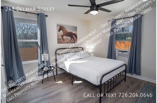 Building Photo - Adorable 2BR Home Close to Riverwalk and Downtown