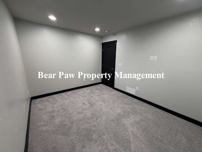 Building Photo - Spacious 2-Bed, 2-Bath Condo Retreat in Evergreen, CO!"