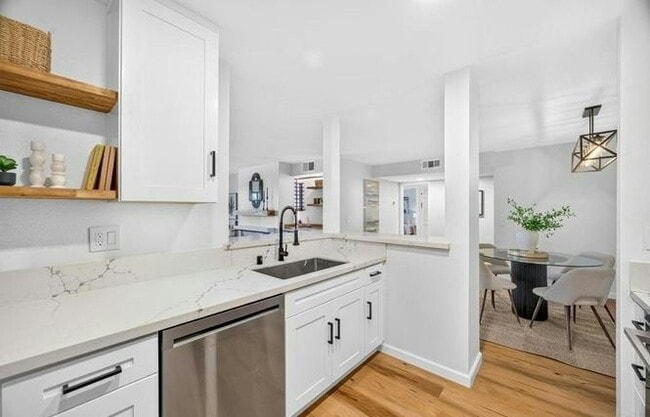 Building Photo - 2639 Pirineos Way