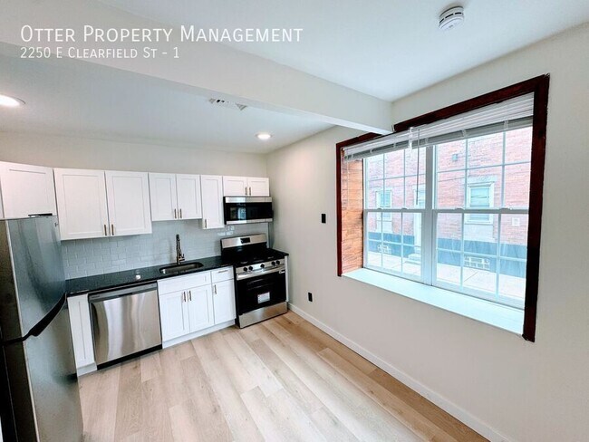 Building Photo - 2250 E Clearfield St