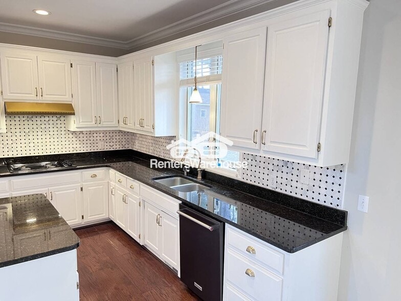 Building Photo - 10171 Bridgewater Ct