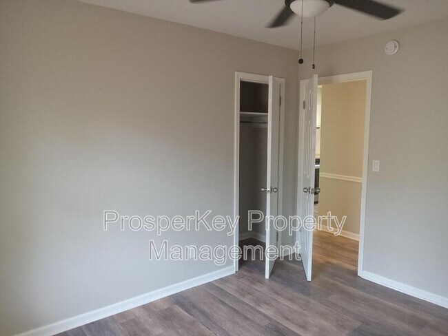 Building Photo - 5109 Thomason Ave