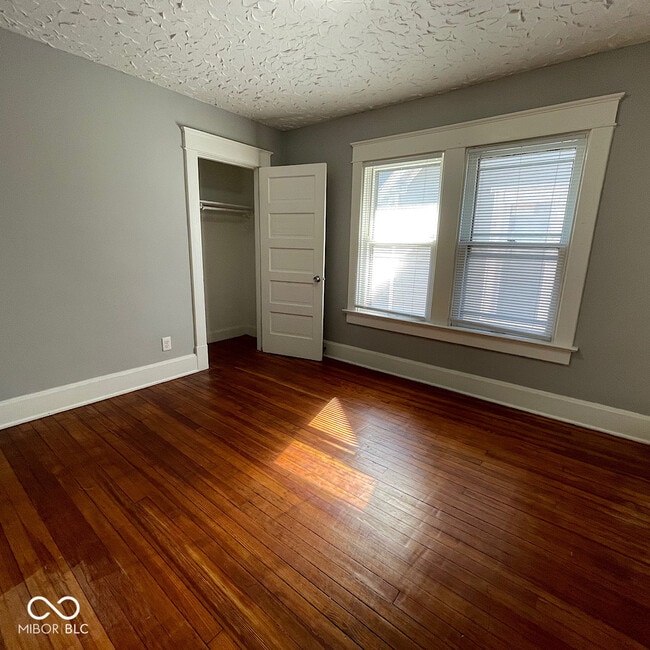 Building Photo - 854 N Tacoma Ave