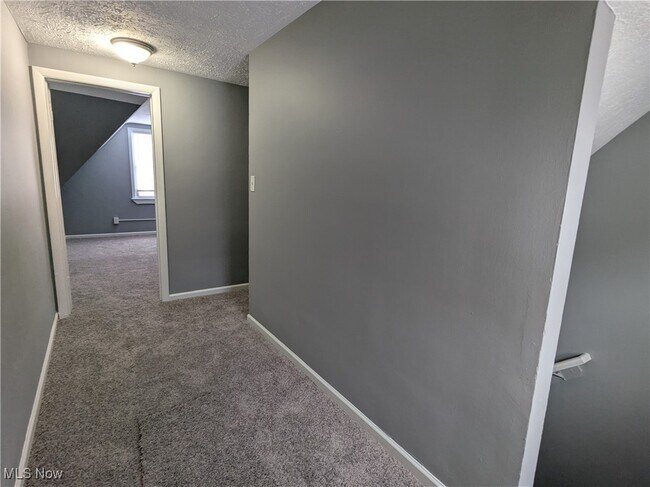 Building Photo - 16401 Home Ave