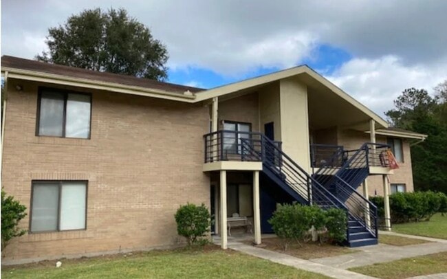 Building Photo - 300 Cobb Mill Rd