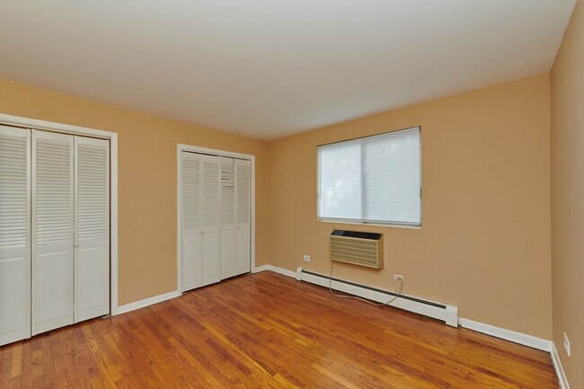 Building Photo - 1762 W Highland Ave