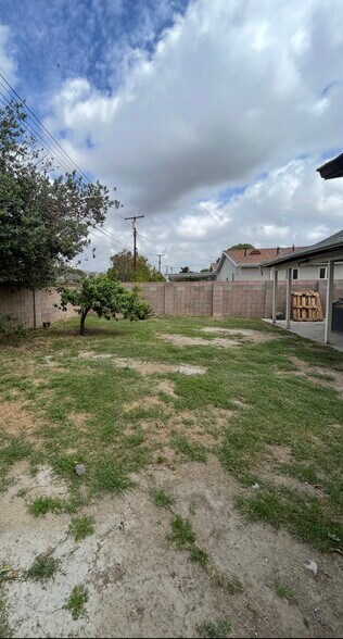 Building Photo - 7711 Sausalito Ave