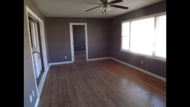 Building Photo - Pre Leasing for Fall 2026! 4/2 in Medical District!