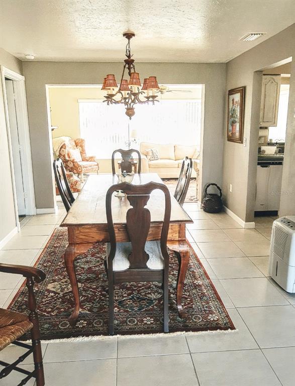 Building Photo - 1335 Cambridge Dr