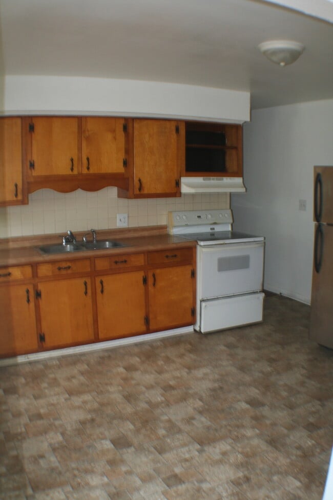 Building Photo - 8924 London St