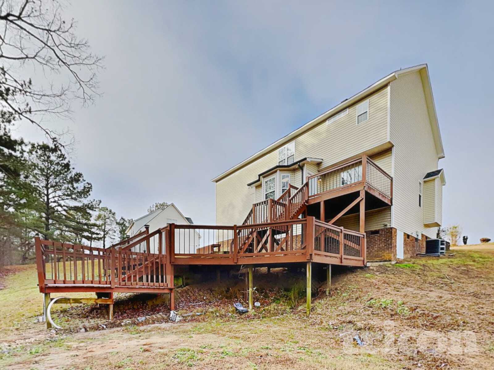 Building Photo - 196 Clarence Ln