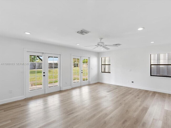 Building Photo - 8 SW 11th St