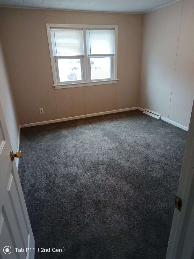 Building Photo - For Rent - 2 bedroom 1 bath Bungalow in Gibbstown, NJ