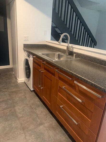 Kitchen - 2641 Anchor Ave