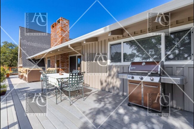 Building Photo - 4 bedroom 3 bath home in Scotts Valley