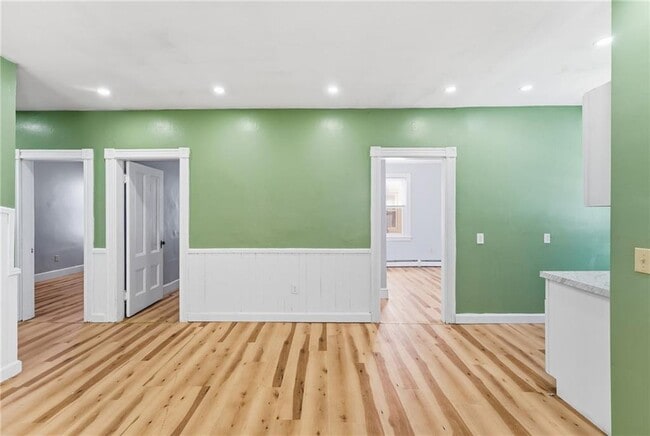 Building Photo - 18 Geneva St