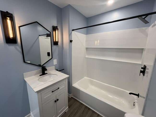 Building Photo - 8010 Sunset Heights Dr