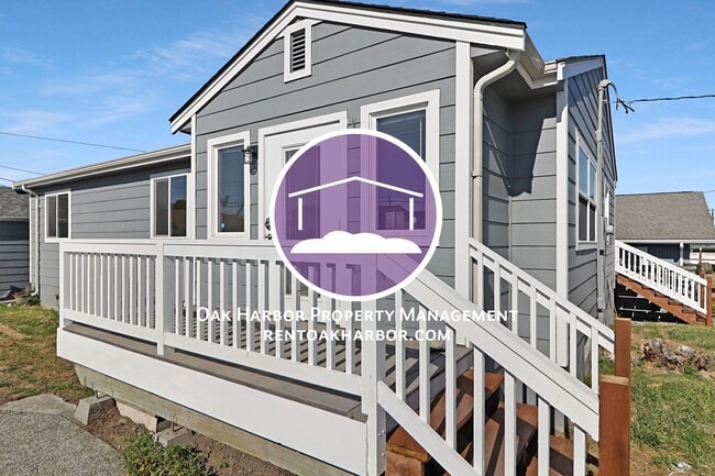 Primary Photo - 3 Bed 2 Bath - Excellent Condition - WSG Included - Pet Friendly - Island Hospital