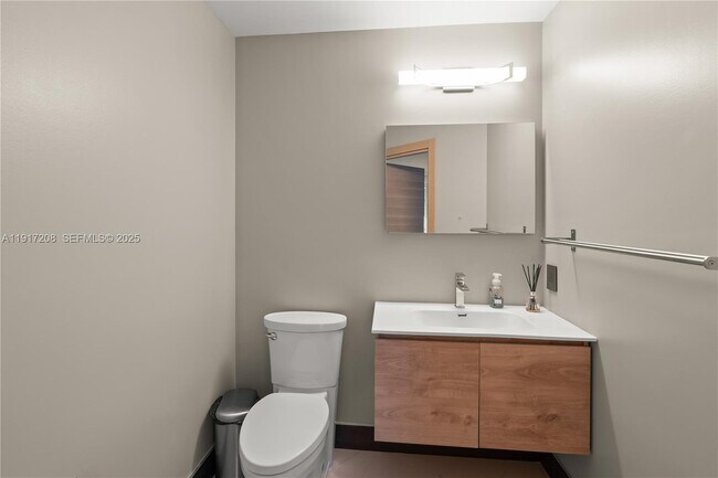 Building Photo - 60 SW 13th St