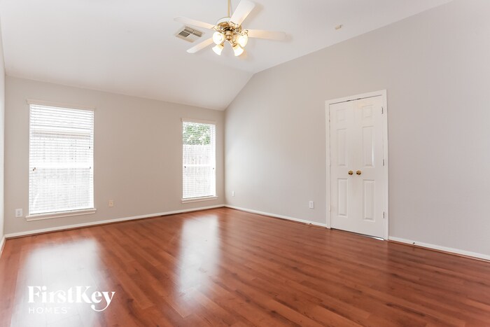 Building Photo - 10330 Claybrook Dr