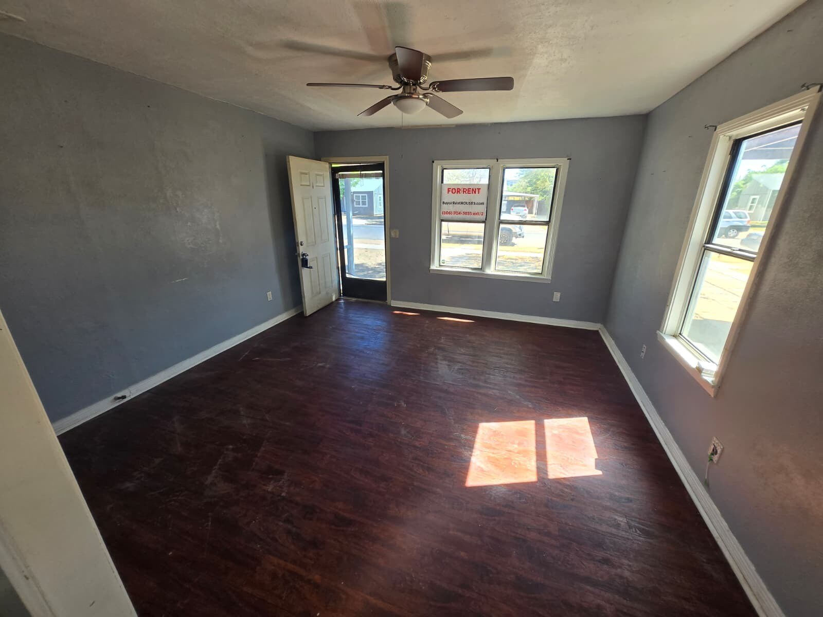 Building Photo - 2814 1st Pl