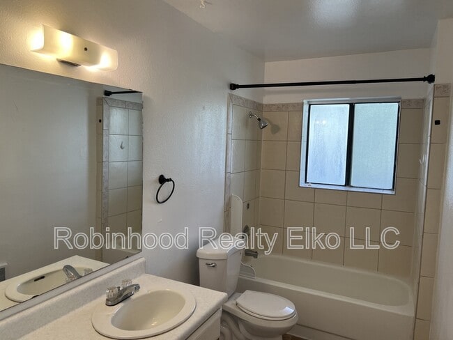 Building Photo - 397 Parkchester Dr